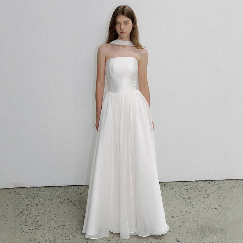 Minimally Designed Strapless W - Photography Lighting Basics のレビューと価格