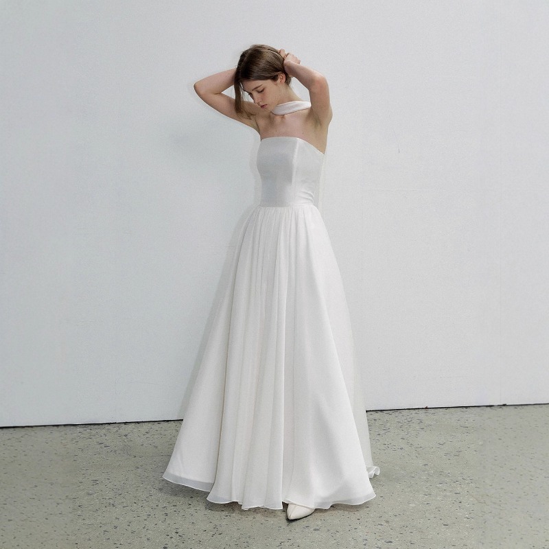 Minimally Designed Strapless W - Photography Lighting Basics のレビューと価格