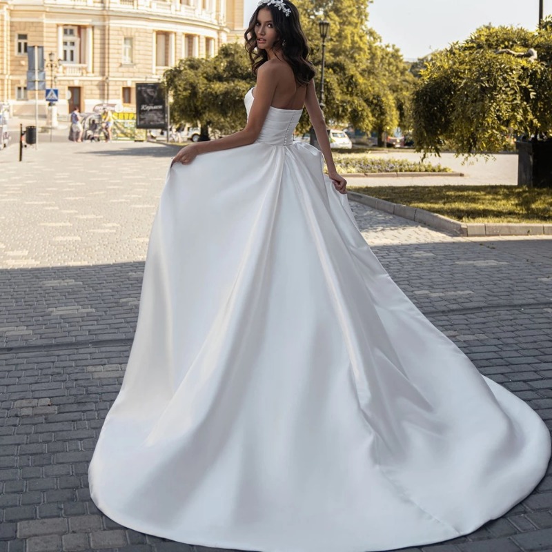 Satin Light Wedding Dress 2026 - Photography Lighting Basics のレビューと価格
